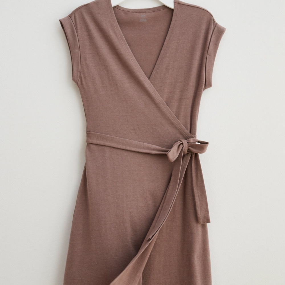 AERIE KNIT WRAP TAUPE “DUSTY MUSHROOM”  DRESS SIZE SMALL NWT